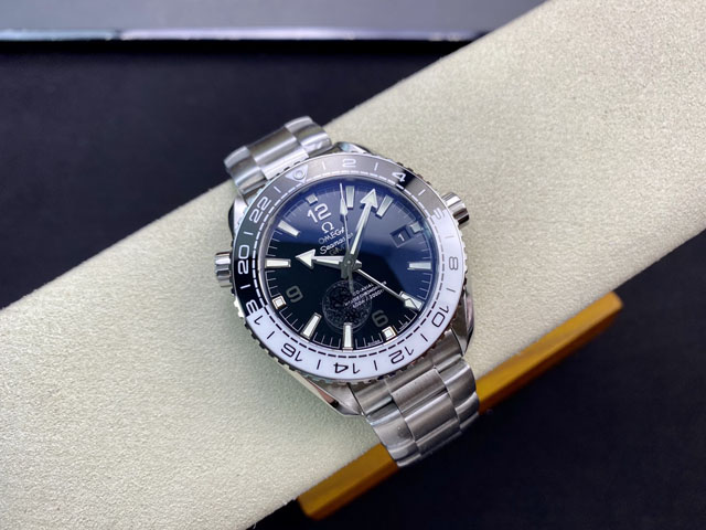 【OMEGA 】オメガ スーパーコピー シーマスター プラネットオーシャン コーアクシャル マスタークロノメーターGMT 215.30.44.22.01.001【VS工場出品】