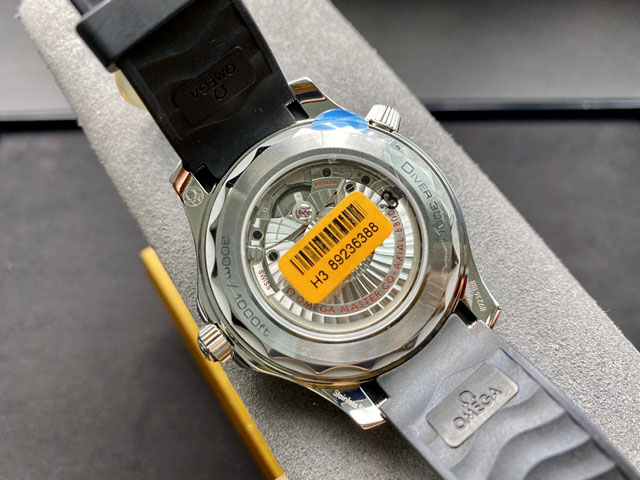 【OMEGA 】オメガ スーパーコピー シーマスター ダイバー300M コーアクシャル マスタークロノメーター 210.32.42.20.04.001【VS工場出品】