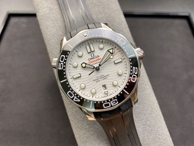 【OMEGA 】オメガ スーパーコピー シーマスター ダイバー300M コーアクシャル マスタークロノメーター 210.32.42.20.04.001【VS工場出品】