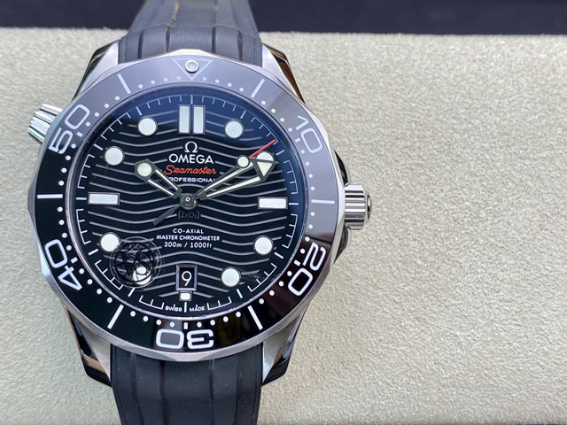 【OMEGA 】オメガ スーパーコピー シーマスター ダイバー300M コーアクシャル マスタークロノメーター 210.32.42.20.01.001【VS工場出品】