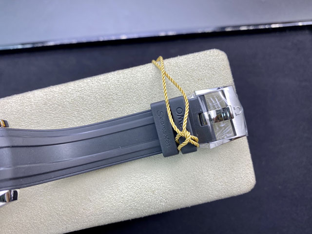 【OMEGA 】オメガ スーパーコピー シーマスター ダイバー300M コーアクシャル マスタークロノメーター 210.32.42.20.01.001【VS工場出品】