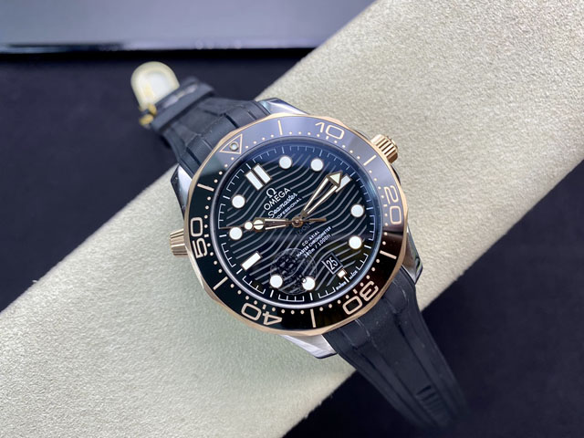 【OMEGA 】オメガ スーパーコピー シーマスター ダイバー300M コーアクシャル マスタークロノメーター 210.22.42.20.01.002【VS工場出品】