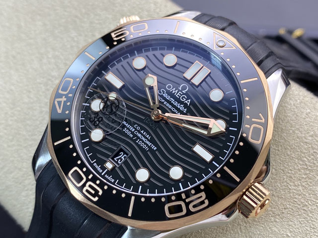 【OMEGA 】オメガ スーパーコピー シーマスター ダイバー300M コーアクシャル マスタークロノメーター 210.22.42.20.01.002【VS工場出品】