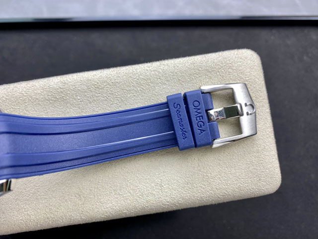 【OMEGA 】オメガ スーパーコピー シーマスター ダイバー300M コーアクシャル マスタークロノメーター 210.32.42.20.06.001【VS工場出品】