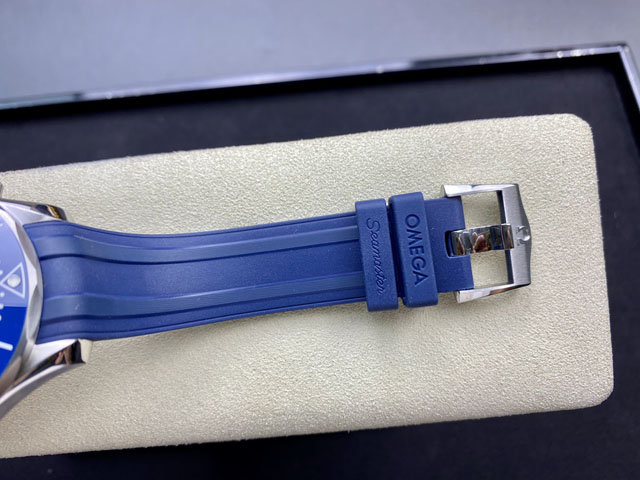 【OMEGA 】オメガ スーパーコピー シーマスター ダイバー300M コーアクシャル マスタークロノメーター 210.32.42.20.03.001【VS工場出品】