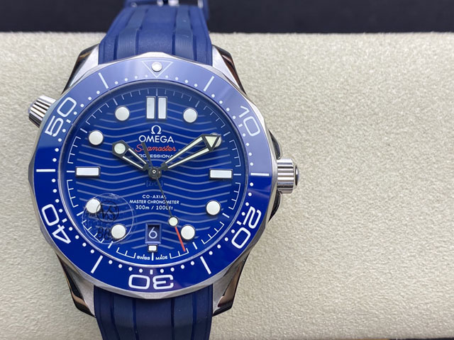 【OMEGA 】オメガ スーパーコピー シーマスター ダイバー300M コーアクシャル マスタークロノメーター 210.32.42.20.03.001【VS工場出品】