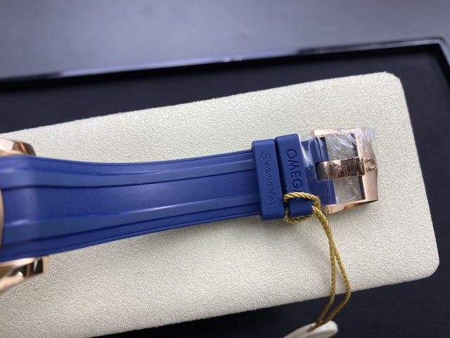 【OMEGA 】オメガ スーパーコピー シーマスター ダイバー 300M コーアクシャル マスター クロノメーター 210.62.42.20.03.001【VS工場出品】