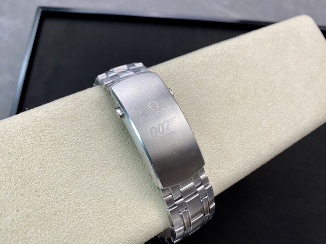 【OMEGA 】オメガ スーパーコピー シーマスタープロフェッショナル ジェームズ・ボンドリミテッドエディション 210.22.42.20.01.004【VS工場出品】