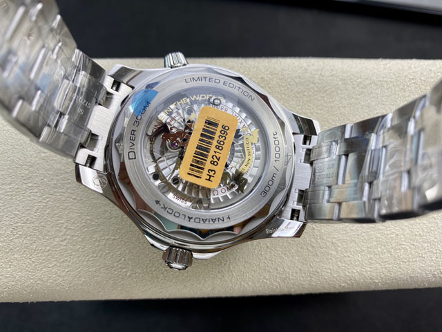 【OMEGA 】オメガ スーパーコピー シーマスタープロフェッショナル ジェームズ・ボンドリミテッドエディション 210.22.42.20.01.004【VS工場出品】