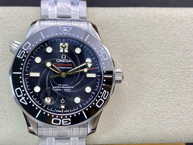 【OMEGA 】オメガ スーパーコピー シーマスタープロフェッショナル ジェームズ・ボンドリミテッドエディション 210.22.42.20.01.004【VS工場出品】