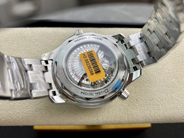 【OMEGA 】オメガ スーパーコピー シーマスター ダイバー300M コーアクシャル マスタークロノメーター 210.30.42.20.04.001【VS工場出品】