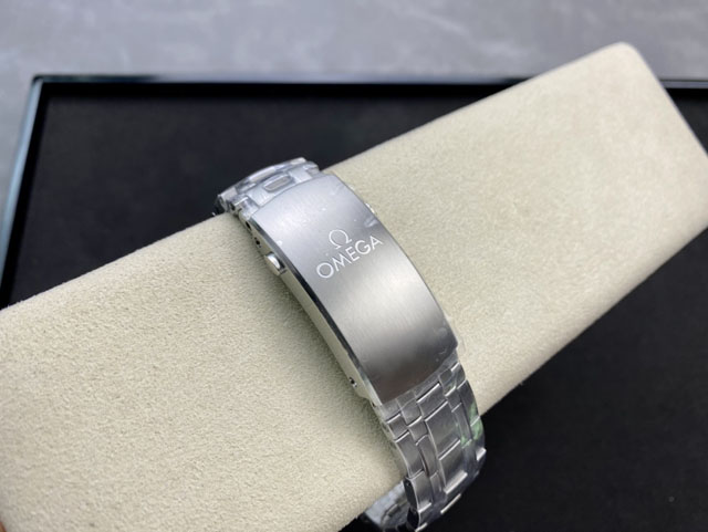 【OMEGA 】オメガ スーパーコピー シーマスター ダイバー300M コーアクシャル マスタークロノメーター 210.30.42.20.04.001【VS工場出品】