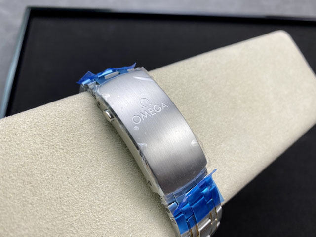 【OMEGA 】オメガ スーパーコピー シーマスター ダイバー300M コーアクシャル マスタークロノメーター 210.20.42.20.03.001【VS工場出品】