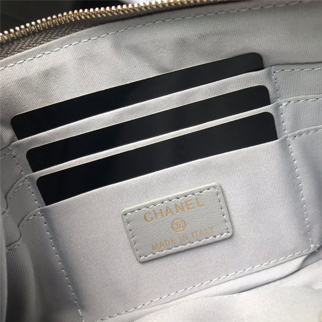  【CHANEL】シャネル 19 スモール ポーチ グレー スーパーコピー（AP1059）