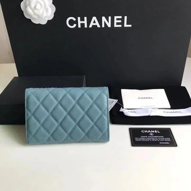 【CHANEL】シャネル 三つ折り ミディアムサイズ 中財布 （ティファニーブルー）スーパーコピー（A84341）