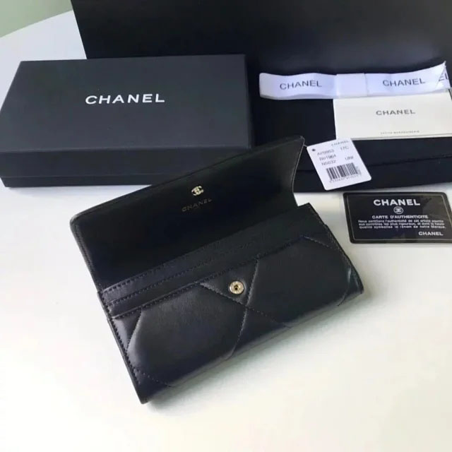【CHANEL】シャネル 19 ミディアム ウォレット ブラック スーパーコピー（AP0953）