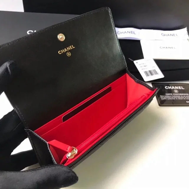 【CHANEL】シャネル 19 ミディアム ウォレット ブラック スーパーコピー（AP0953）