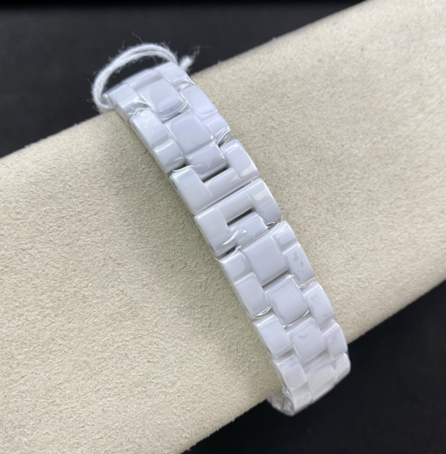 【CHANEL】シャネル スーパーコピー CHANEL J12 H2422 ホワイトセラミック MOP/8Pダイヤ 33MM 【EAST工場出品】