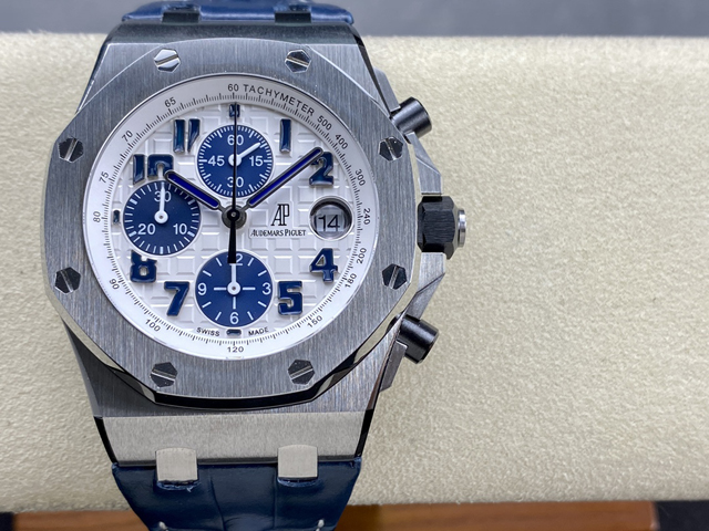 【AUDEMARS PIGUET】オーデマ・ピゲ スーパーコピー ロイヤルオーク オフショア クロノグラフ ホワイト 42MM 26170ST.OO.D305CR.01【APF工場出品】