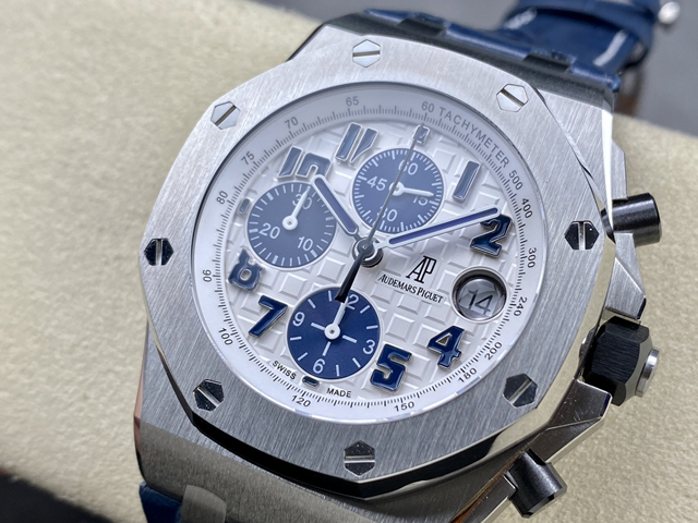 【AUDEMARS PIGUET】オーデマ・ピゲ スーパーコピー ロイヤルオーク オフショア クロノグラフ ホワイト 42MM 26170ST.OO.D305CR.01【APF工場出品】