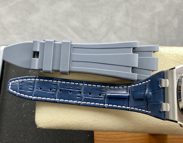 【AUDEMARS PIGUET】オーデマ・ピゲ スーパーコピー ロイヤルオーク オフショア クロノグラフ ホワイト 42MM 26170ST.OO.D305CR.01【APF工場出品】