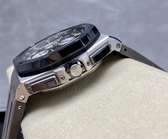 【AUDEMARS PIGUET】オーデマ・ピゲ スーパーコピー ロイヤルオーク オフショア クロノグラフ ブラック 44MM 26400IO.OO.A004CA.01【APF工場出品】