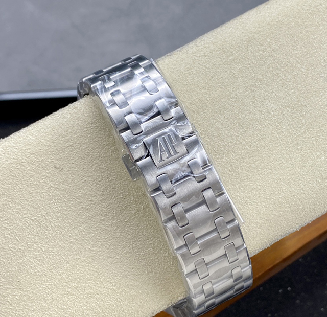 【AUDEMARS PIGUET】オーデマ・ピゲ スーパーコピー ロイヤルオーク オフショア クロノグラフ ホワイトパンダプレート 42MM 25721ST.OO.1000ST.07.A【APF工場出品】