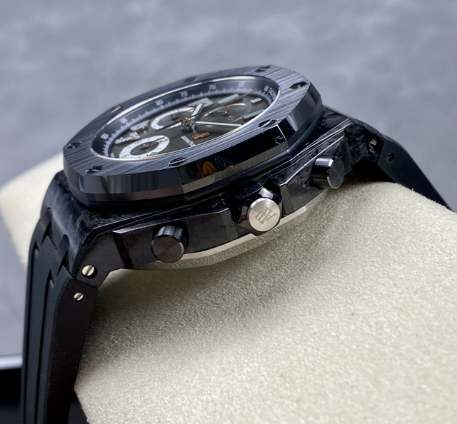 【AUDEMARS PIGUET】オーデマ・ピゲ スーパーコピー ロイヤル オーク オフショア クロノグラフ ブラック 42MM 26205AU.OO.D002CR.01【APF工場出品】