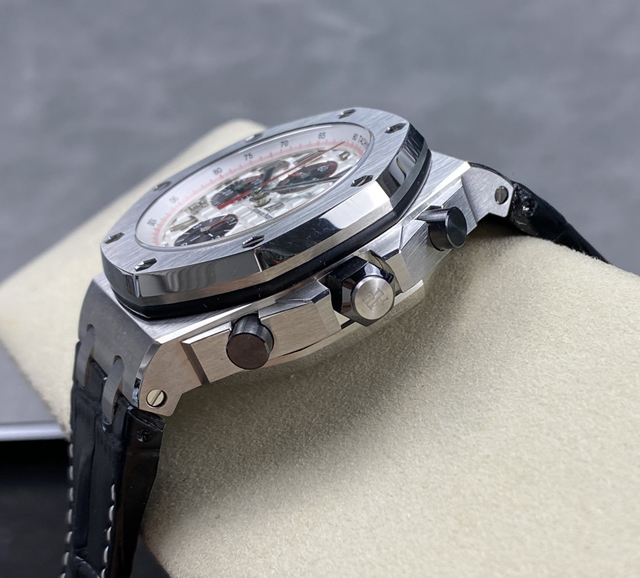 【AUDEMARS PIGUET】オーデマ・ピゲ スーパーコピー ロイヤルオーク オフショア クロノグラフ ホワイトパンダプレート 42MM 26170ST.OO.D101CR.02【APF工場出品】
