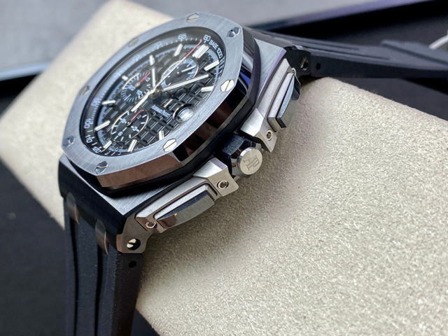 【AUDEMARS PIGUET】オーデマ・ピゲ スーパーコピー ロイヤルオーク オフショアクロノ ブラック 44MM 26400AU.OO.A002CA.01【APF工場出品】