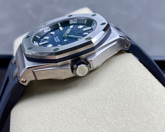 【AUDEMARS PIGUET】オーデマ・ピゲ スーパーコピー ロイヤル オーク オフショア ダイバー ブルー 42MM 15720ST.OO.A027CA.01【ZF工場出品】