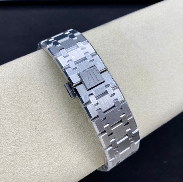 【AUDEMARS PIGUET】オーデマ・ピゲ スーパーコピー ロイヤル オーク オートマティック “50周年記念” グリーン  41MM 15510ST.OO.1320ST.04【ZF工場出品】