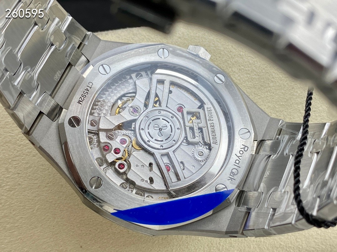 【AUDEMARS PIGUET】オーデマ・ピゲ スーパーコピー ロイヤル オーク オートマティック “50周年記念” グリーン  41MM 15510ST.OO.1320ST.04【ZF工場出品】