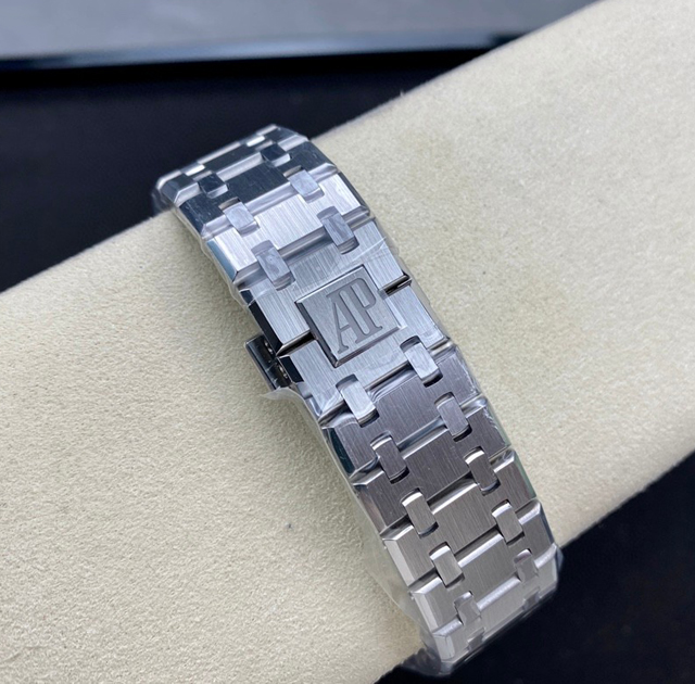 【AUDEMARS PIGUET】オーデマ・ピゲ スーパーコピー ロイヤル オーク オートマティック “50周年記念”ブルー 41MM 15510ST.OO.1320ST.01【ZF工場出品】