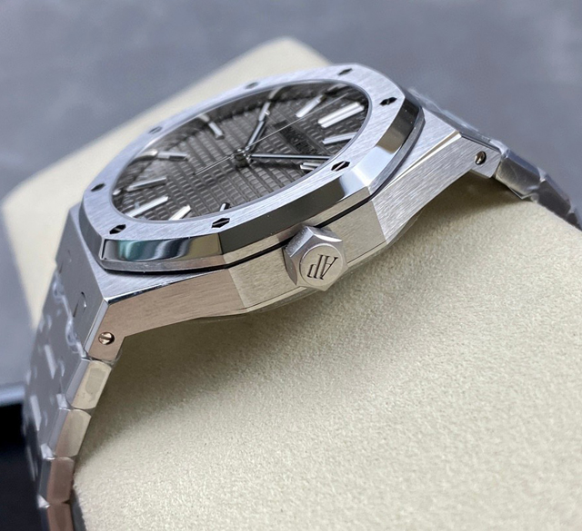 【AUDEMARS PIGUET】オーデマ・ピゲ スーパーコピー ロイヤル オーク オートマティック “50周年記念”グレー 41MM 15510ST.OO.1320ST.05【ZF工場出品】