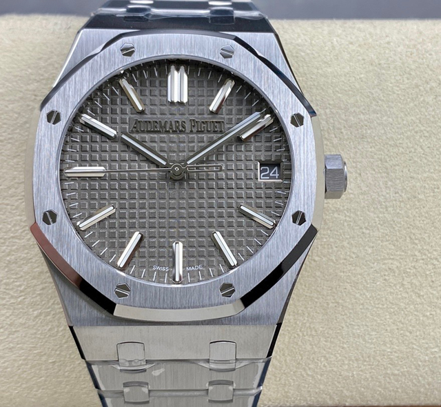 【AUDEMARS PIGUET】オーデマ・ピゲ スーパーコピー ロイヤル オーク オートマティック “50周年記念”グレー 41MM 15510ST.OO.1320ST.05【ZF工場出品】