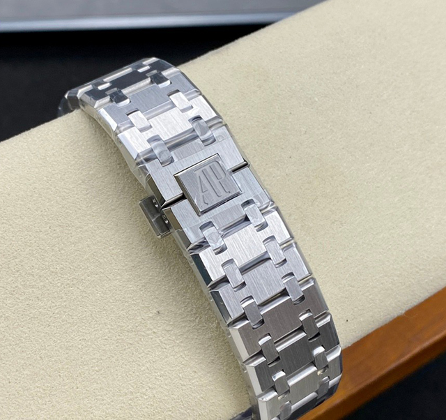 【AUDEMARS PIGUET】オーデマ・ピゲ スーパーコピー ロイヤル オーク オートマティック “50周年記念”グレー 41MM 15510ST.OO.1320ST.05【ZF工場出品】