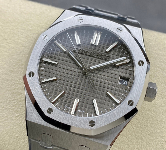 【AUDEMARS PIGUET】オーデマ・ピゲ スーパーコピー ロイヤル オーク オートマティック “50周年記念”グレー 41MM 15510ST.OO.1320ST.05【ZF工場出品】