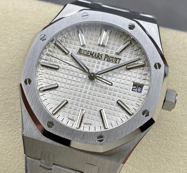 【AUDEMARS PIGUET】オーデマ・ピゲ スーパーコピー ロイヤル オーク オートマティック “50周年記念” ホワイト 41MM 15510ST.OO.1320ST.03【ZF工場出品】