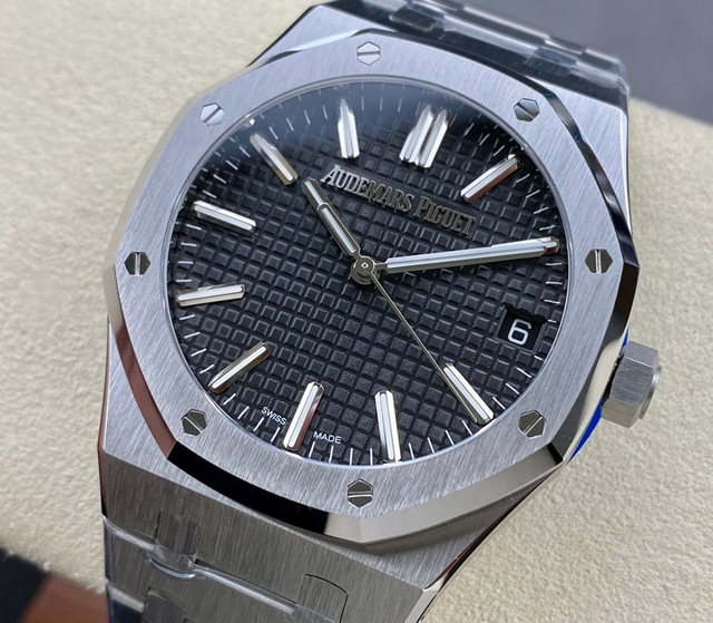 【AUDEMARS PIGUET】オーデマ・ピゲ スーパーコピー ロイヤル オーク オートマティック “50周年記念” ブラック 41MM 15510ST.OO.1320ST.02【ZF工場出品】