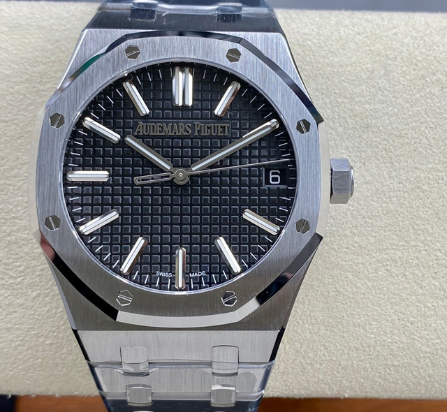 【AUDEMARS PIGUET】オーデマ・ピゲ スーパーコピー ロイヤル オーク オートマティック “50周年記念” ブラック 41MM 15510ST.OO.1320ST.02【ZF工場出品】