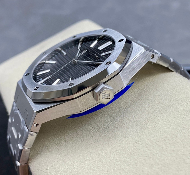 【AUDEMARS PIGUET】オーデマ・ピゲ スーパーコピー ロイヤル オーク オートマティック “50周年記念” ブラック 41MM 15510ST.OO.1320ST.02【ZF工場出品】