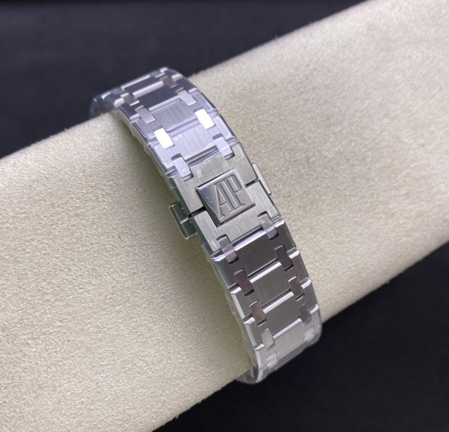 【AUDEMARS PIGUET】オーデマ・ピゲ スーパーコピー ロイヤルオーク エクストラシン ブルー 39MM 15202IP.OO.1240IP.01【ZF工場出品】