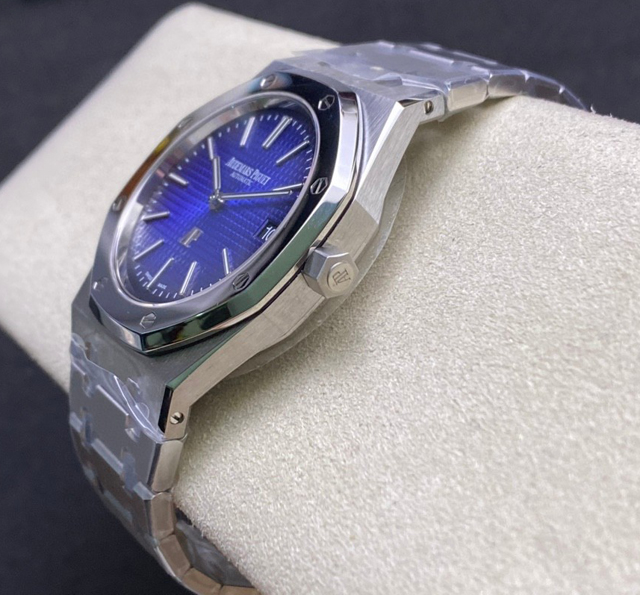 【AUDEMARS PIGUET】オーデマ・ピゲ スーパーコピー ロイヤルオーク エクストラシン ブルー 39MM 15202IP.OO.1240IP.01【ZF工場出品】