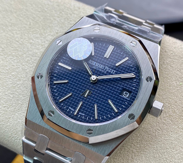 【AUDEMARS PIGUET】オーデマ・ピゲ スーパーコピー ロイヤルオーク エクストラフラット 40周年記念モデル ネイビーブルー 39mm  15202ST.OO.1240ST.01【ZF工場出品】