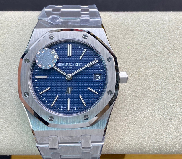 【AUDEMARS PIGUET】オーデマ・ピゲ スーパーコピー ロイヤルオーク エクストラフラット 40周年記念モデル ネイビーブルー 39mm  15202ST.OO.1240ST.01【ZF工場出品】