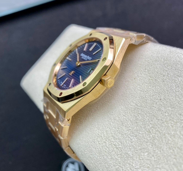 【AUDEMARS PIGUET】オーデマ・ピゲ スーパーコピー ロイヤルオーク エクストラシン ネイビーブルー 39MM 15202OR.OO.1240OR.01【ZF工場出品】