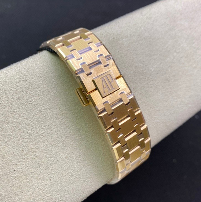 【AUDEMARS PIGUET】オーデマ・ピゲ スーパーコピー ロイヤルオーク ホワイト 41MM 15500OR.OO.1220OR.04【ZF工場出品】