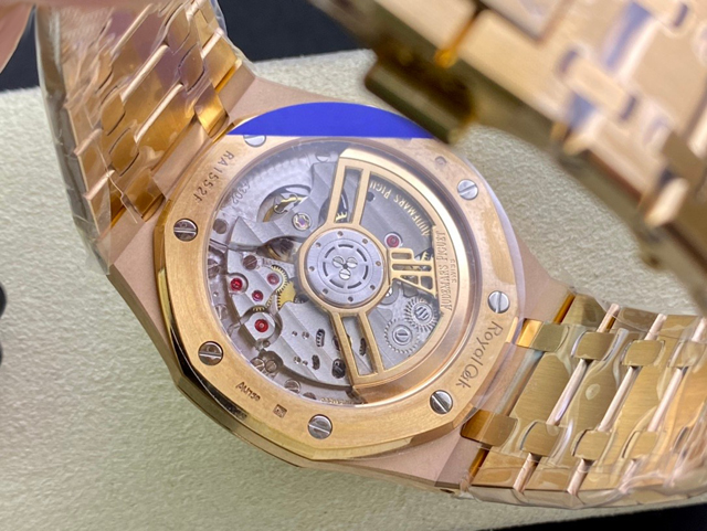 【AUDEMARS PIGUET】オーデマ・ピゲ スーパーコピー ロイヤルオーク ホワイト 41MM 15500OR.OO.1220OR.04【ZF工場出品】