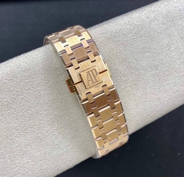 【AUDEMARS PIGUET】オーデマ・ピゲ スーパーコピー ロイヤルオーク ネイビーブルー 41MM 15400OR.OO.1220OR.03【ZF工場出品】